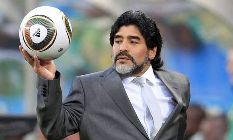 কিংবদন্তি ফুটবলার ম্যারাডোনা আর নেই