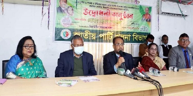 রাজনীতির মাঠে রাজনীতিবিদরা নেই : জিএম কাদের