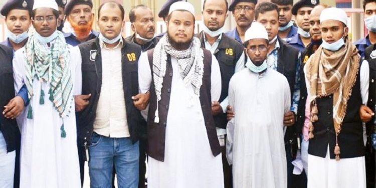 কুষ্টিয়ায় ভাস্কর্য ভাঙচুর: ৪ জন রিমান্ডে