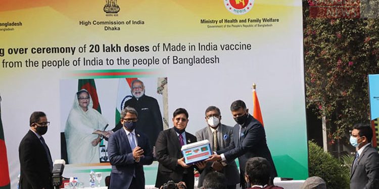 করোনার টিকা বাংলাদেশকে হস্তান্তর করলো ভারত