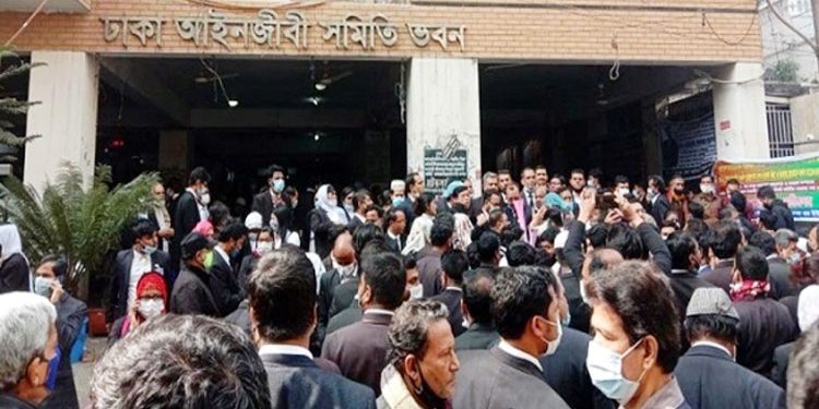 ঢাকা বারের নির্বাচনে দ্বিতীয় দিনের ভোট চলছে