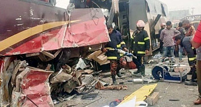 এনা-লন্ডন এক্সপ্রেস মুখোমুখি সংঘর্ষে ১১ জন নিহত