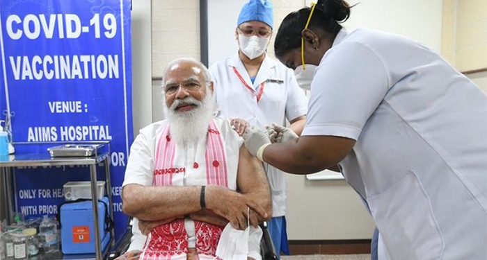 টিকা নিলেন নরেন্দ্র মোদি