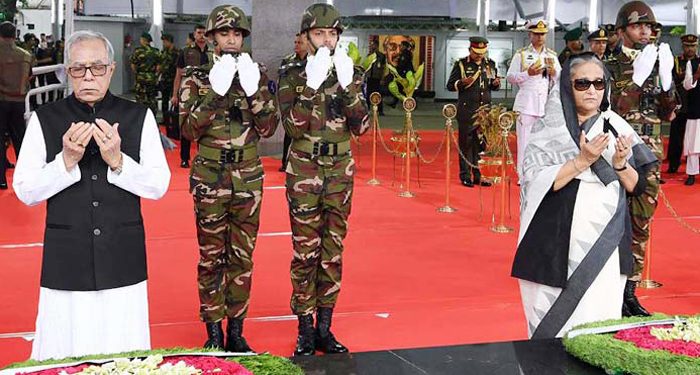 বঙ্গবন্ধুর প্রতিকৃতিতে রাষ্ট্রপতি-প্রধানমন্ত্রীর শ্রদ্ধা