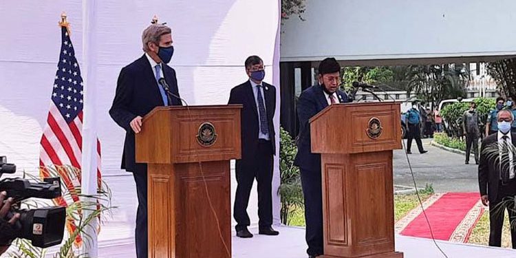 বাংলাদেশের প্রশংসায় জন কেরি