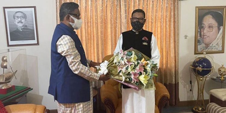 অভিমান ভুলে ওবায়দুল কাদেরের বাসায় কাদের মির্জা