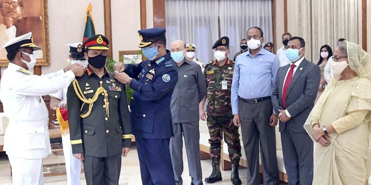সেনাপ্রধানের দায়িত্ব নিলেন জেনারেল শফিউদ্দিন আহমেদ
