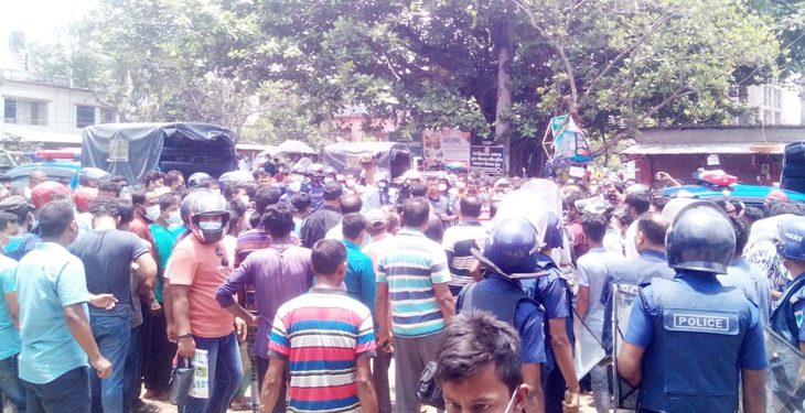 কুষ্টিয়ায় প্রকাশ্যে একই পরিবারের ৩ জনকে গুলি করে হত্যা