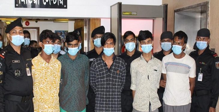 লকডাউনে ইয়াবা হোম ডেলিভারি করতেন অনিক