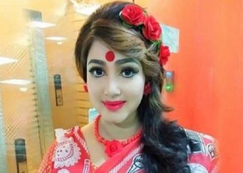 নায়িকা একার নামে ২ মামলা