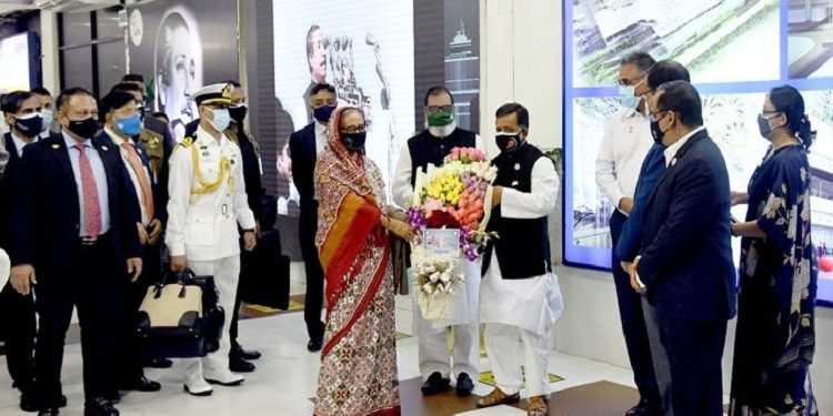 দেশে ফিরেছেন প্রধানমন্ত্রী