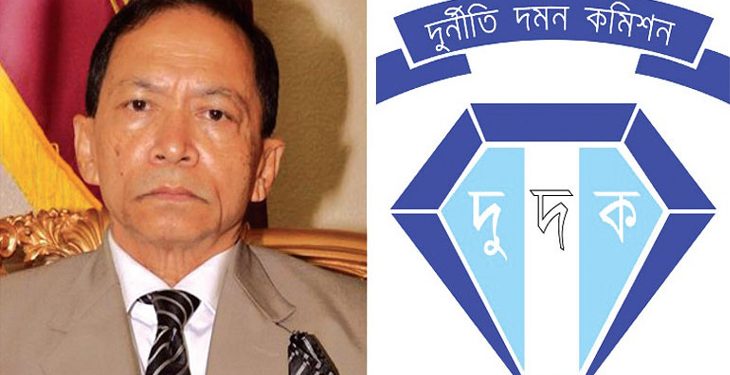 এসকে সিনহার বিরুদ্ধে দুদকের মামলা
