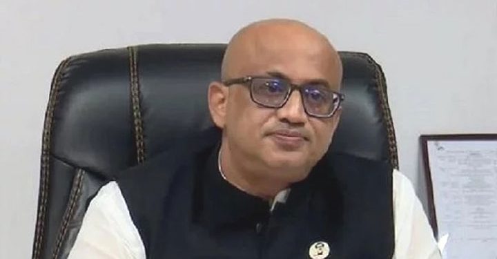 পদত্যাগপত্র পাঠিয়েছেন ডা. মুরাদ