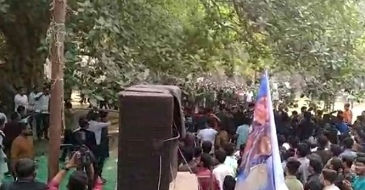 ছাত্রলীগের প্রতিষ্ঠাবার্ষিকীর অনুষ্ঠানে সংঘর্ষ, জয়-লেখকসহ আহত ১৩