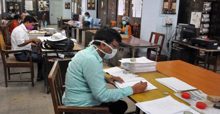 অর্ধেক জনবলে চলবে অফিস, প্রজ্ঞাপন জারি