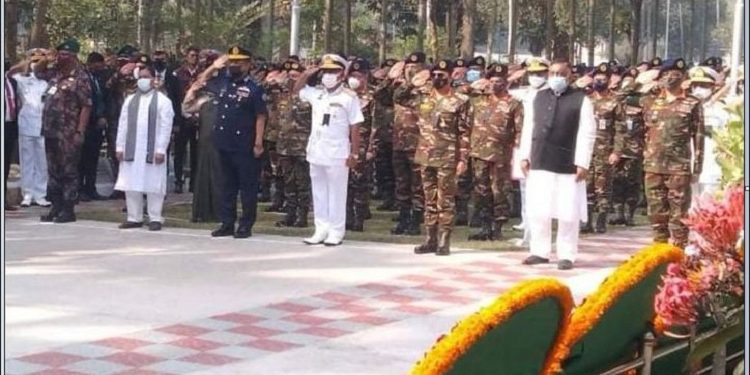 পিলখানা হত্যাকাণ্ডে শহীদদের প্রতি শ্রদ্ধা নিবেদন
