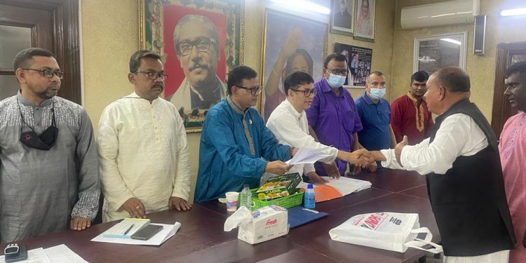 মনোনয়ন ফরম বিতরণের মধ্য দিয়ে ঈদ পরবর্তীতে আওয়ামী লীগের কর্মতৎপরতা শুরু
