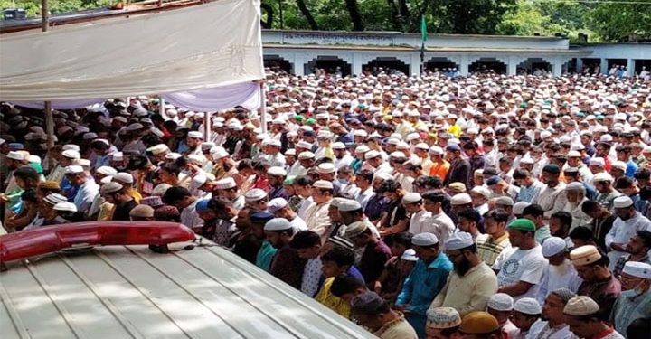 ট্রেনের ধাক্কায় নিহতদের মধ্যে ৫ জনের জানাজা সম্পন্ন