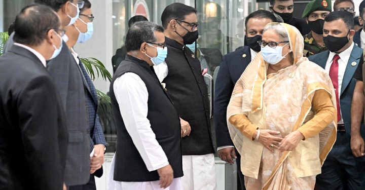 ভারত সফর শেষে দেশে ফিরেছেন প্রধানমন্ত্রী