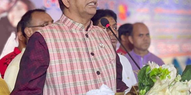 বিএনপি ঢাকার বাইরে থেকে সন্ত্রাসীদের ঢাকায় আনছে:বাহাউদ্দিন নাছিম