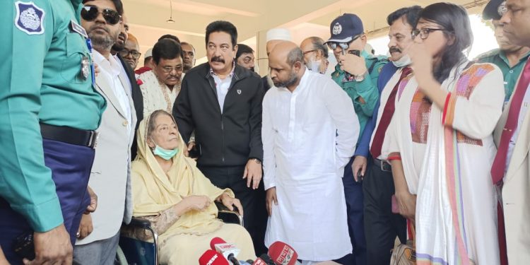 দেশে ফিরলেন রওশন এরশাদ