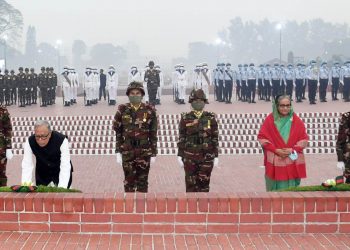 জাতীয় স্মৃতিসৌধে রাষ্ট্রপতি ও প্রধানমন্ত্রীর শ্রদ্ধা