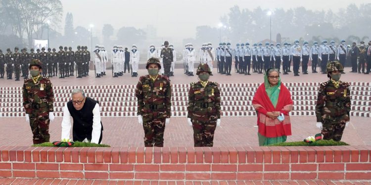 জাতীয় স্মৃতিসৌধে রাষ্ট্রপতি ও প্রধানমন্ত্রীর শ্রদ্ধা