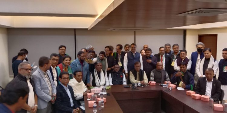 ভারতের সাথে বৈরি সম্পর্ক রেখে উন্নয়ন সম্ভব নয়: কাদের