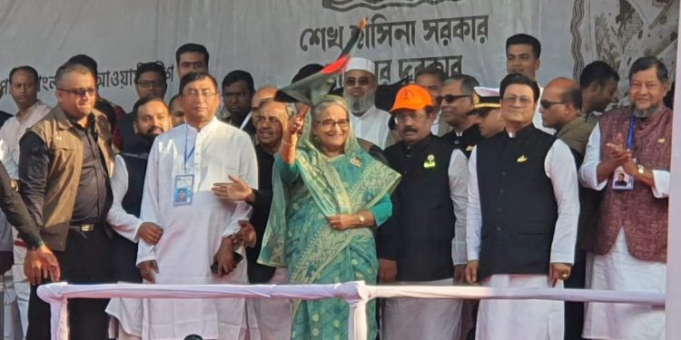 ভোটকেন্দ্রে এসে নাশকতার জবাব দিন: শেখ হাসিনা
