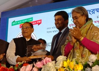 শেখ হাসিনাকে বাঁচাতে হলে আওয়ামী লীগকে সুসংগঠিতভাবে বাঁচতে হবে: আবদুর রহমান