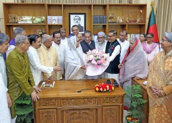 গণভবনে প্রধানমন্ত্রীর ঈদ শুভেচ্ছা বিনিময়